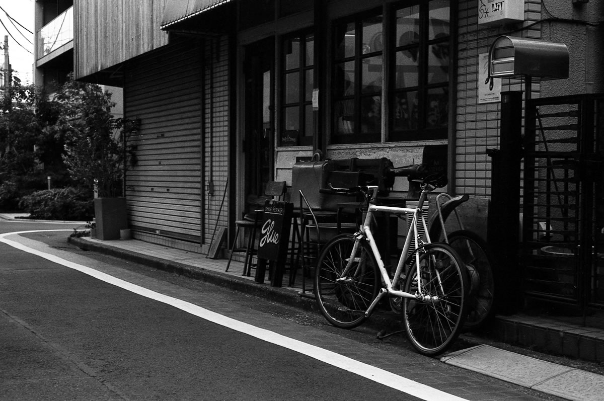 山手線沿いは見所がいっぱい｜Leica M3 + DR Summicron 1:2/50mm + Marix 400