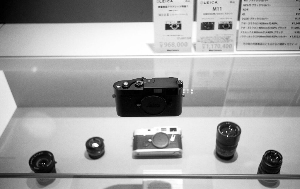 Leica M-AかMPかM6か、それが問題だ｜Leica M3 + Summaron 35mm F3.5 with goggles + Fomapan 400 Action