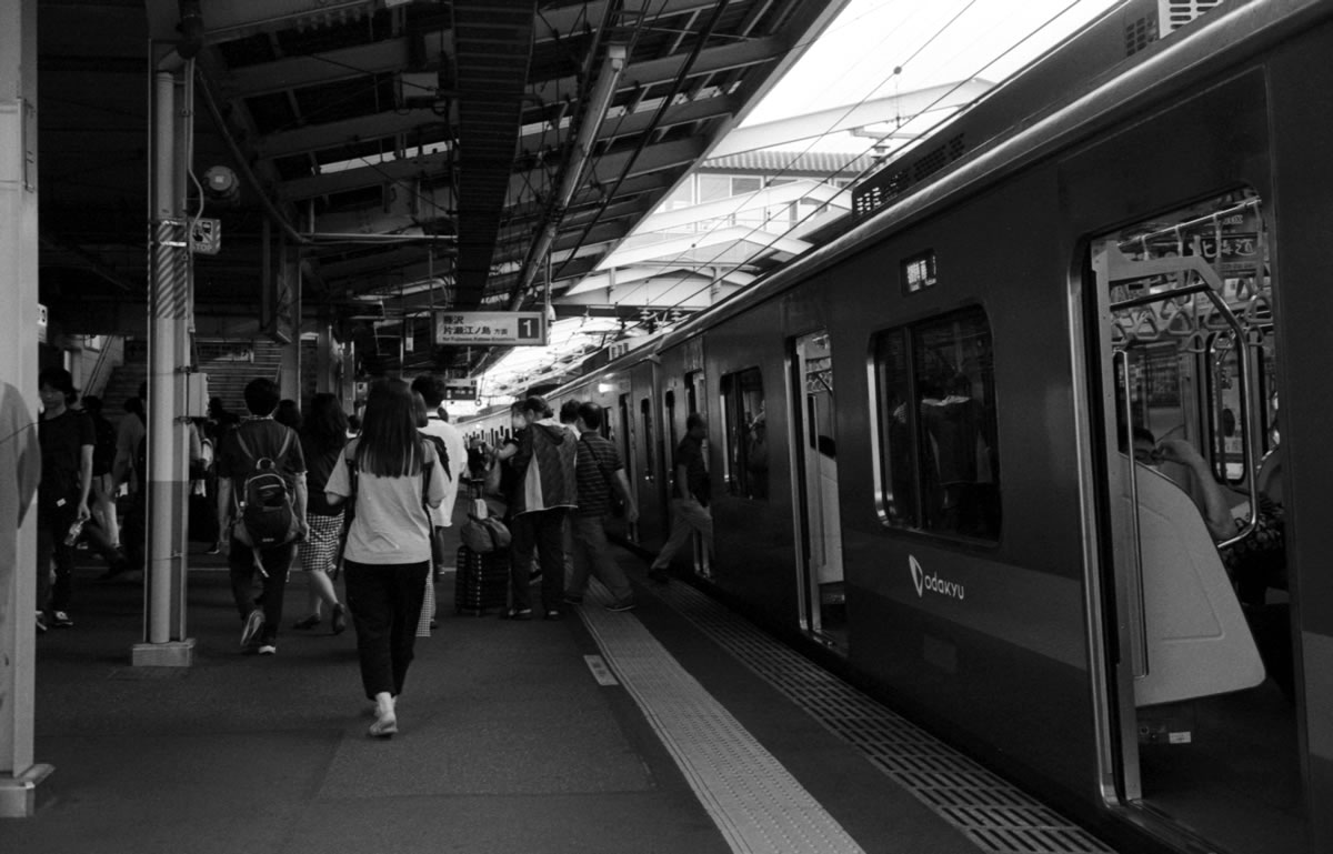 小田急線で高座渋谷へ｜Rollei 35S + Fomapan 400 Action