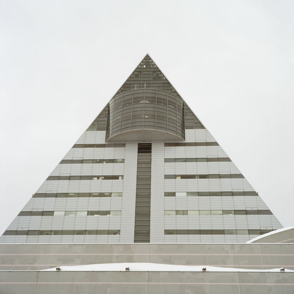 青森来たらぜひとも見たかったアスパム｜ROLLEIFLEX 3.5F + KODAK GOLD 200