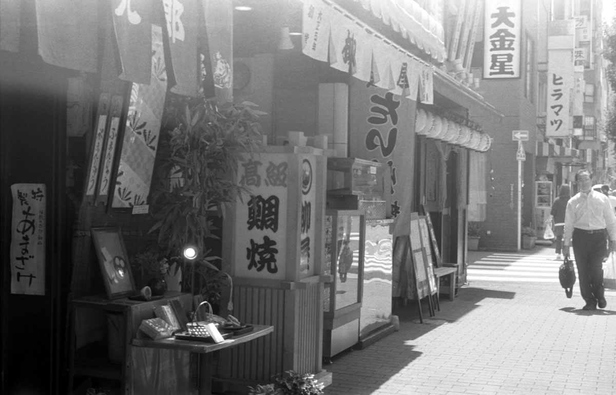 柳屋に来ました｜Leica M5 + SUMMILUX-M f1.4/50mm ASPH. + Fomapan 400 Action