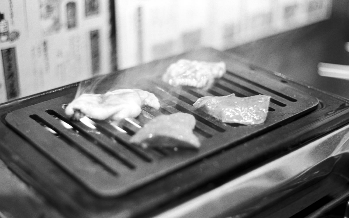 料理も接客も素晴らしい｜Leica M3 + DR Summicron 1:2/50mm + ILFORD HP5 PLUS