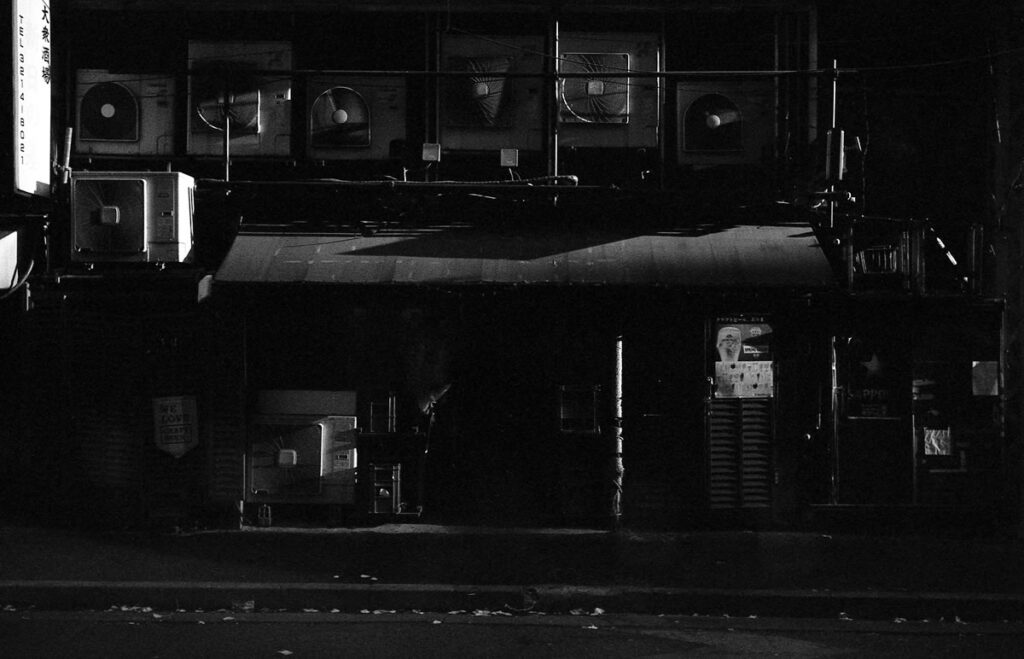 大晦日に無事ランチ難民になりました|Leica M3 + Summaron 35mm F3.5 with goggles + Fomapan 400 Action