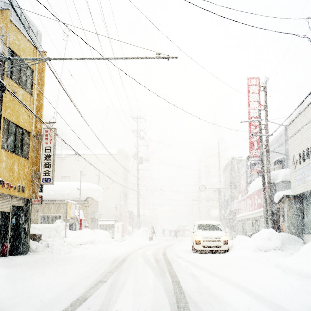 吹雪き過ぎてホワイトアウトしかけたり｜ROLLEIFLEX 3.5F + KODAK GOLD 200