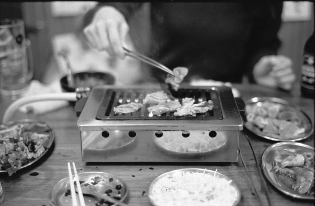 90cm離れればゾナーでも料理写真撮れる｜Leica M3 + C Sonnar T* 1.5/50 ZM + FKodak TRI-X 400