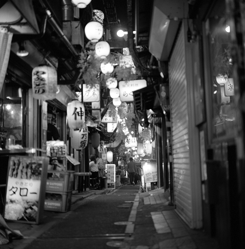 黒つぶれせず粒子も荒すぎずで素晴らしいバランス｜ROLLEIFLEX 2.8F + Kodak TRI-X 400