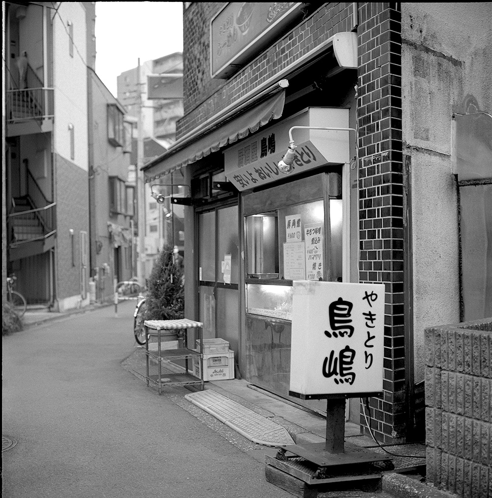 トーンカーブで黒を締めるといい感じ｜ROLLEIFLEX 2.8F + ILFORD HP5 PLUS