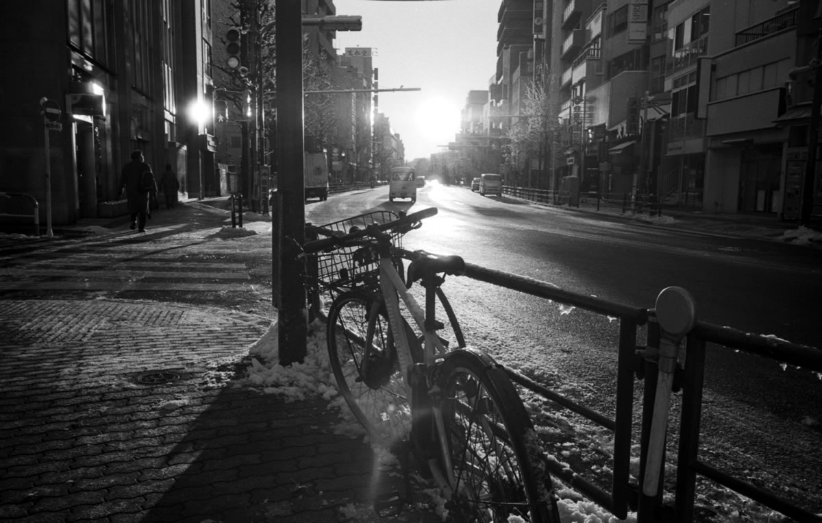 大雪の翌日の晴れの日は凄く寒いです｜Leica M3 + SUMMARON-M f5.6/28mm + ILFORD HP5 PLUS